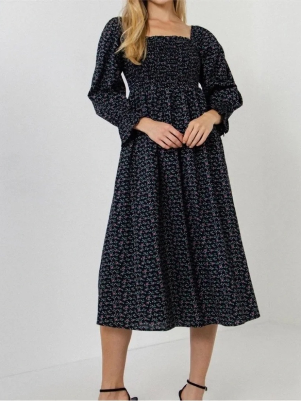 English Factory FLORAL SMOCKED MIDI DRESS - size M